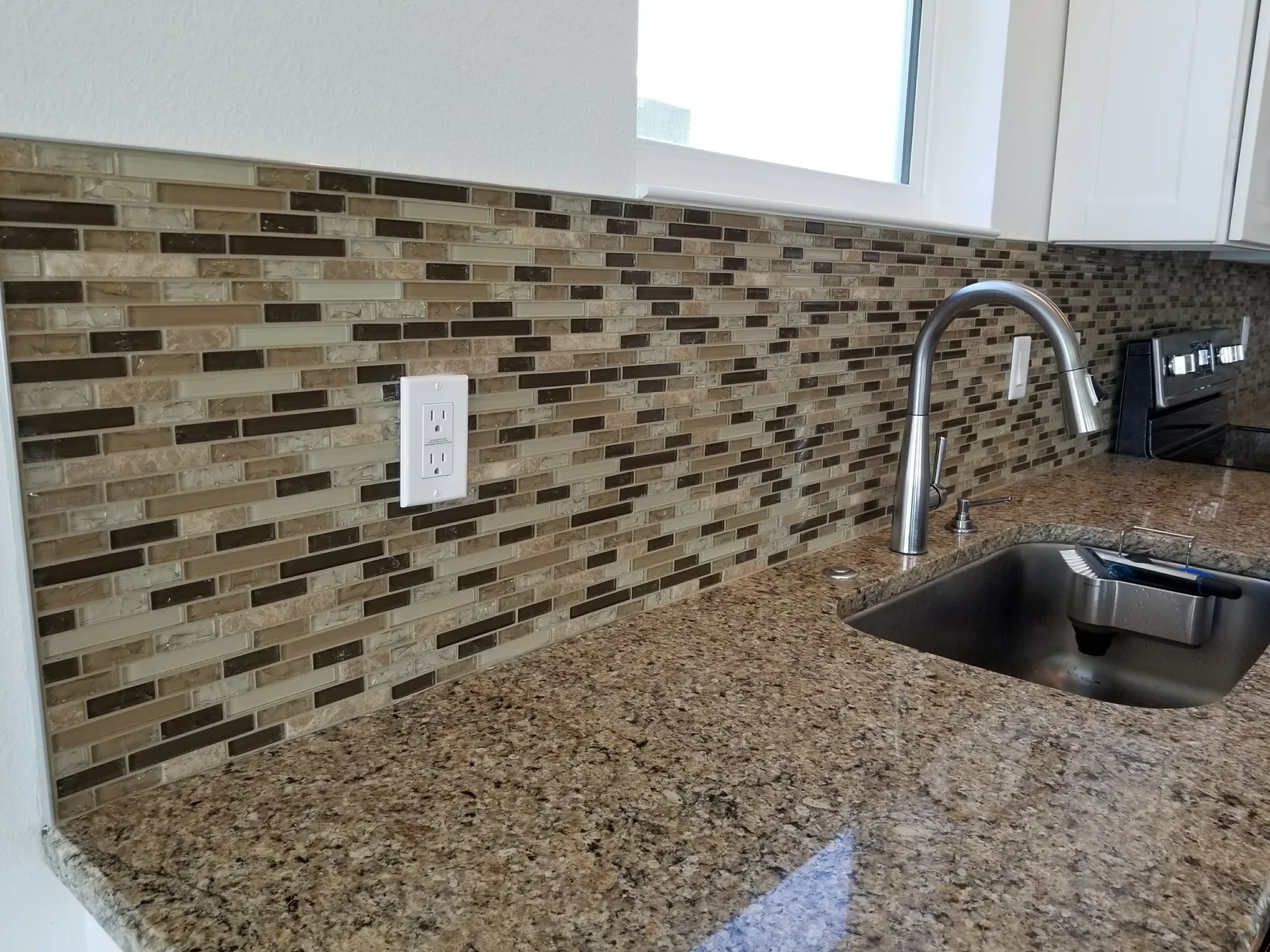 Custom kitchen and outdoor backsplash tile installation, Tampa Bay (project 1)